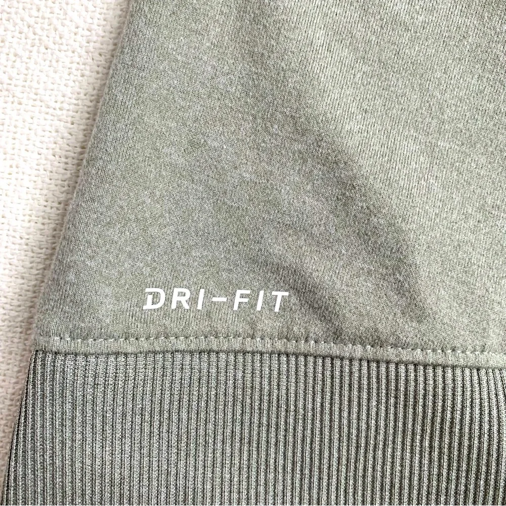 NIKE Dry Fit Girls Gray Sweatshirt Holographic Nike Logo‎ Crossover Hem YOUTH 6M
